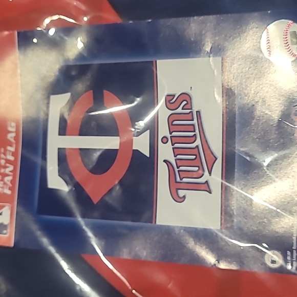 New 36" x 47" MLB Minnesota Twins baseball fan flag reb blue white - Picture 2 of 2